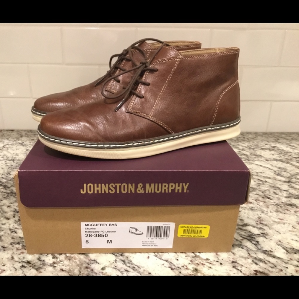 JOHNSTON & MURPHY boys McGuffey Chukka  leather boot sz 5.